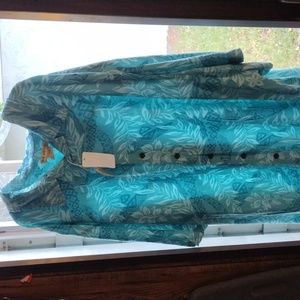 NWT  Unisex Island passport shirt